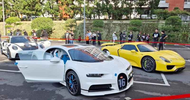  太子集团名下33辆豪车拍卖，当天共拍出24辆，约合人民币9300万元 新闻