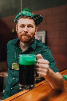 从第一股到ST预警：康佳2025年预亏超125亿 激进扩张反噬主业、彩电毛利率低至0.4百分号