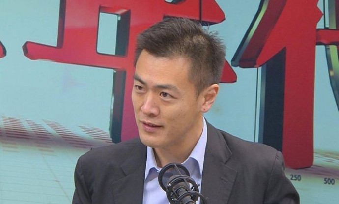 父亲身家超过李嘉诚,他不爱美女爱丑女,继承60亿家产坐地铁上班 新闻 父亲身家超过李嘉诚,他不爱美女爱丑女,继承60亿家产坐地铁上班 新闻