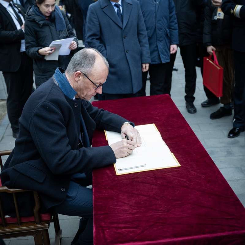  德国总理默茨为何在北京写下《孔夫子的箴言》 新闻 德国总理默茨为何在北京写下《孔夫子的箴言》 新闻