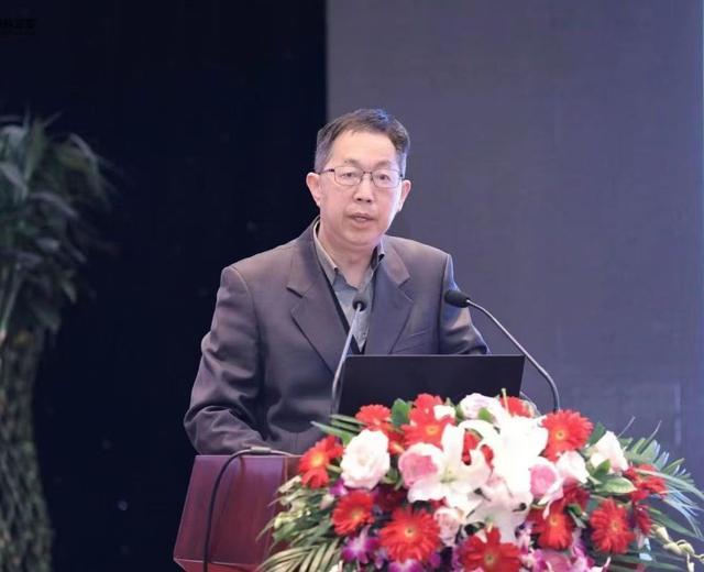 政府工作报告释放新信号：智能经济崛起，未来产业加速布局。