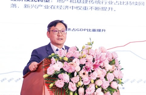 瑞众人寿强化国寿基因,王晓辉加盟释放投资信号;合规压力犹存,多地罚单敲响警钟。 股票财经