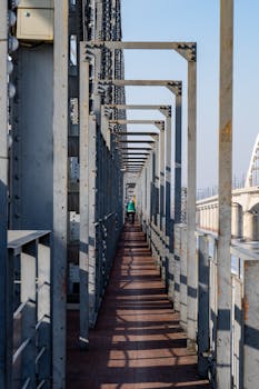 并行科技在智算浪潮中乘风而起，却难掩财务隐忧：高负债与应收膨胀制约长期稳健。