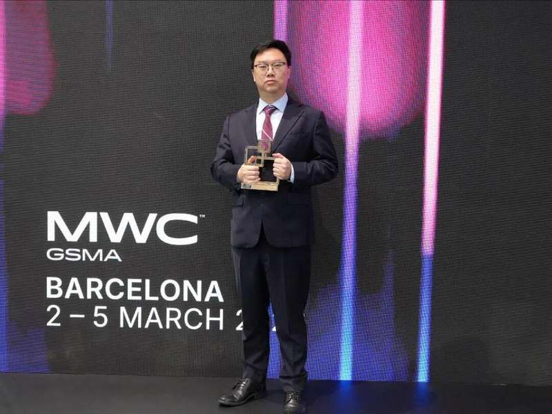 MWC26现场揭晓：中国移动与华为“AI+Network”方案荣膺GLOMO殊荣；运维智能化转型之路。
