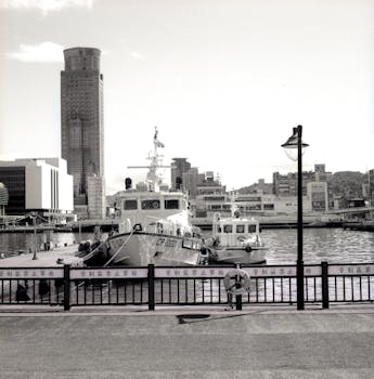 锚定时代方位，高质量编制新一轮青年发展规划；把握战略要求，推动青年全面融入现代化进程。