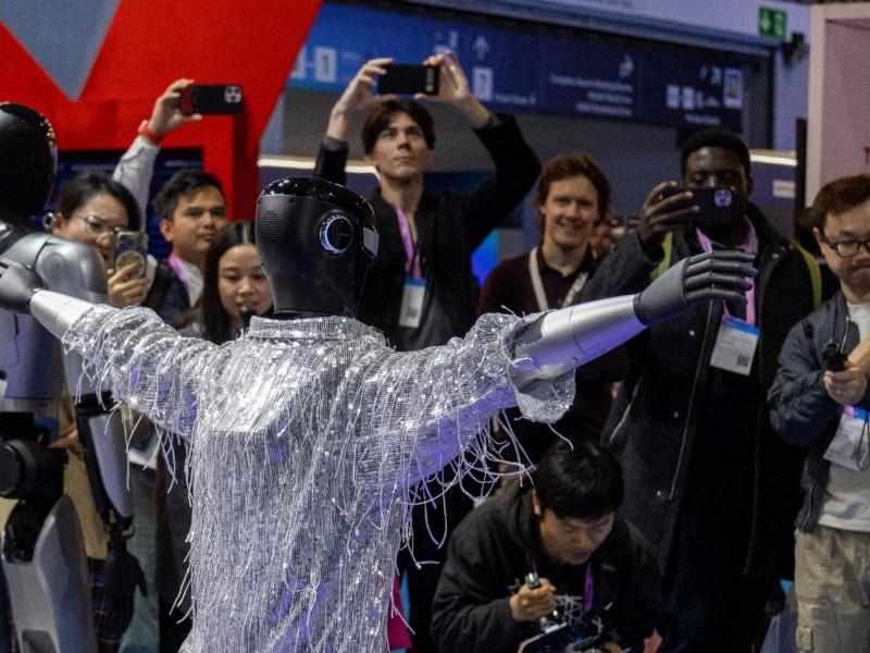  融资资金大幅注入，魔法原子具身智能布局加速推进；百亿基金落地无锡，产业协同进入新阶段。 IT技术 融资资金大幅注入，魔法原子具身智能布局加速推进；百亿基金落地无锡，产业协同进入新阶段。 IT技术