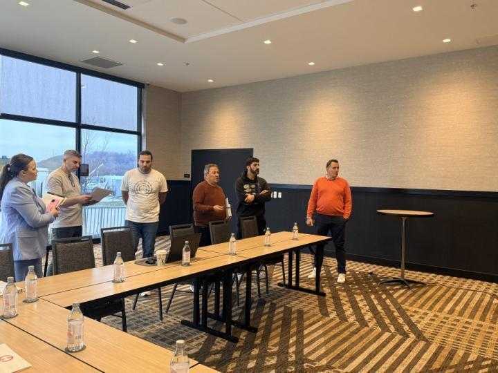  阿根廷足球协会未雨绸缪，派遣专业团队远赴美国堪萨斯城；训练基地、住宿环境、比赛球场全面评估；助力卫冕冠军适应大赛节奏。 体育新闻 阿根廷足球协会未雨绸缪，派遣专业团队远赴美国堪萨斯城；训练基地、住宿环境、比赛球场全面评估；助力卫冕冠军适应大赛节奏。 体育新闻 阿根廷足球协会未雨绸缪，派遣专业团队远赴美国堪萨斯城；训练基地、住宿环境、比赛球场全面评估；助力卫冕冠军适应大赛节奏。 体育新闻