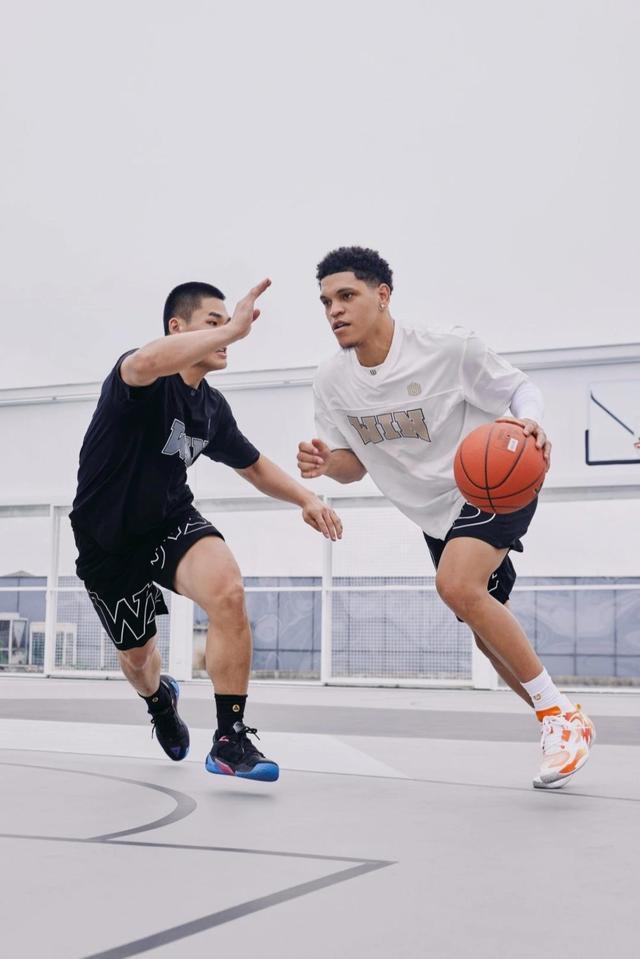 街球网红跨界评估:流量偶像与职业赛场的残酷距离 体育新闻