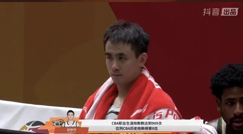  焦虑蔓延：辽篮内线崩塌下的战术迷局与破局思考 体育新闻 焦虑蔓延：辽篮内线崩塌下的战术迷局与破局思考 体育新闻