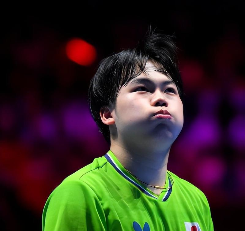  那个在领奖台上黑脸的少年，他的不甘你真的懂吗 体育新闻 那个在领奖台上黑脸的少年，他的不甘你真的懂吗 体育新闻