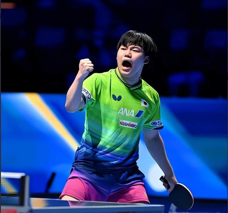  那个在领奖台上黑脸的少年，他的不甘你真的懂吗 体育新闻 那个在领奖台上黑脸的少年，他的不甘你真的懂吗 体育新闻