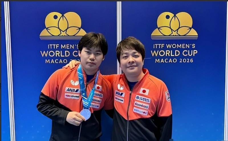  那个在领奖台上黑脸的少年，他的不甘你真的懂吗 体育新闻 那个在领奖台上黑脸的少年，他的不甘你真的懂吗 体育新闻