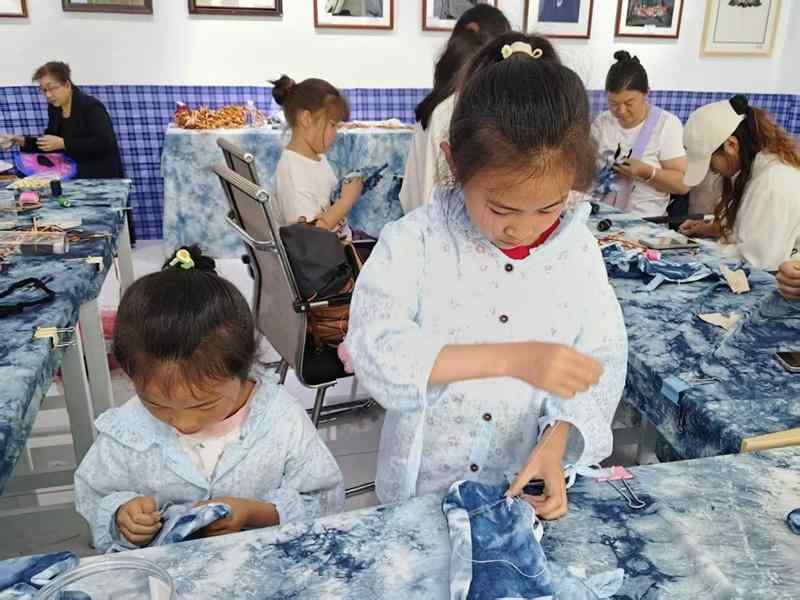  【非遗技术解码】布依族刺绣：针法逻辑与文化传承的技术交汇 文化旅游